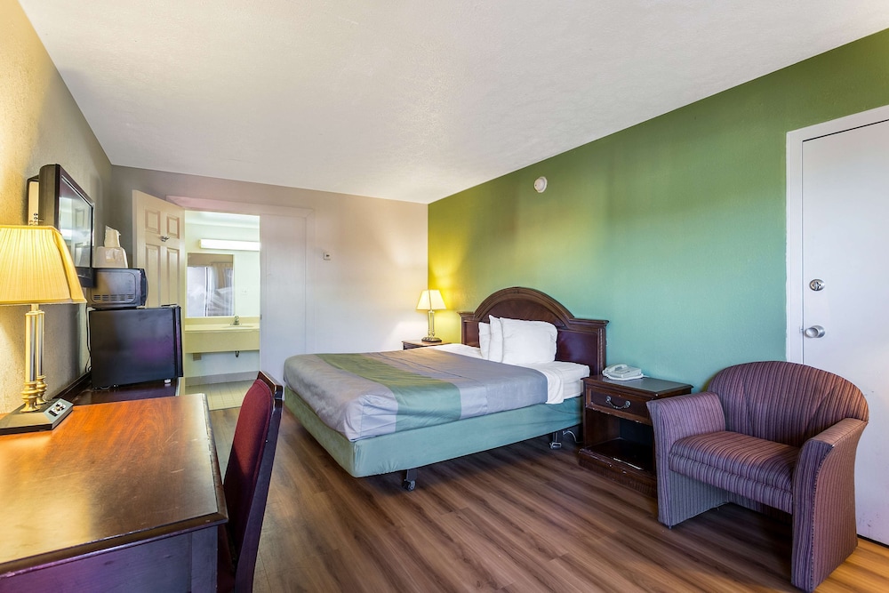 Americas Best Value Inn Edgewood - photo 5