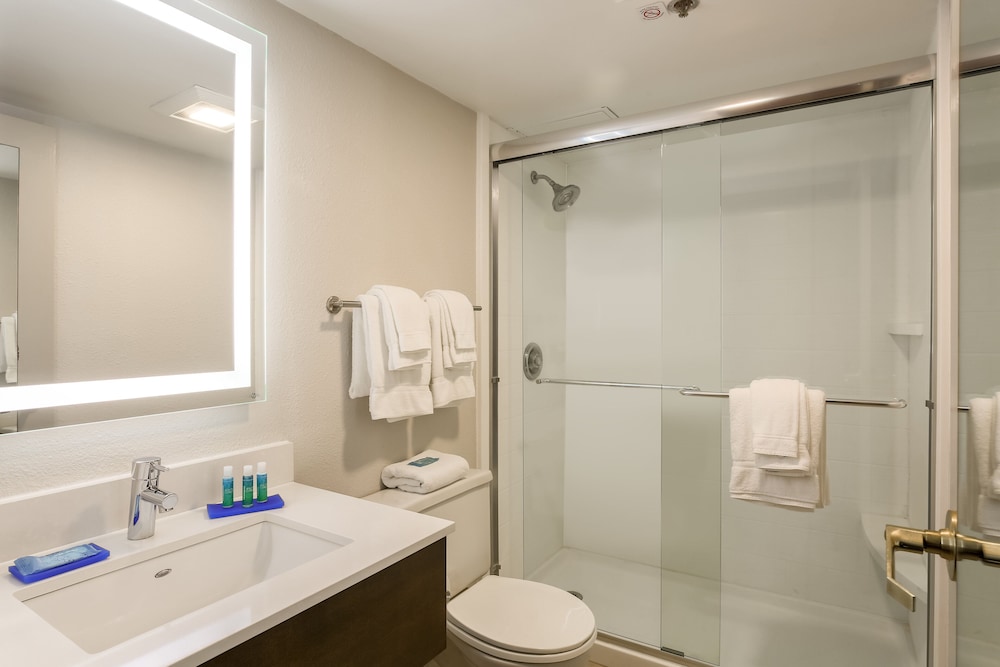 Holiday Inn Express Milwaukee West Medical Center by IHG - photo 28
