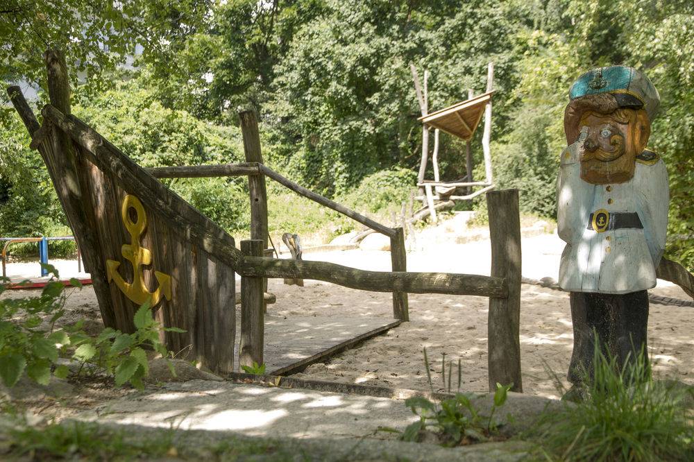 Childrens Play Area - Outdoor