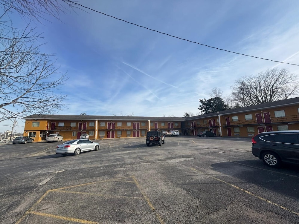 Economy Inn & Suites in Harrisburg, United States