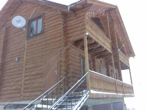 Vyshche za hmary — hotel in Verkhovyna