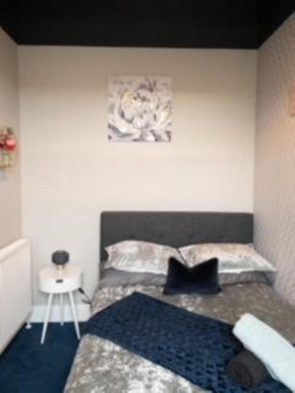 Stunning apartment on Perth Rd mins from City Centre Dundee — 4-Star Luxury Hotel in Dundee, United Kingdom