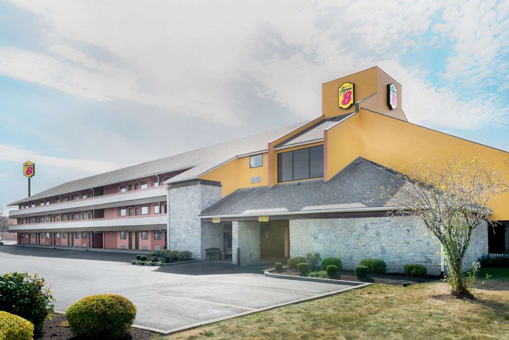 Super 8 by Wyndham Vandalia Dayton International Airport - photo 2
