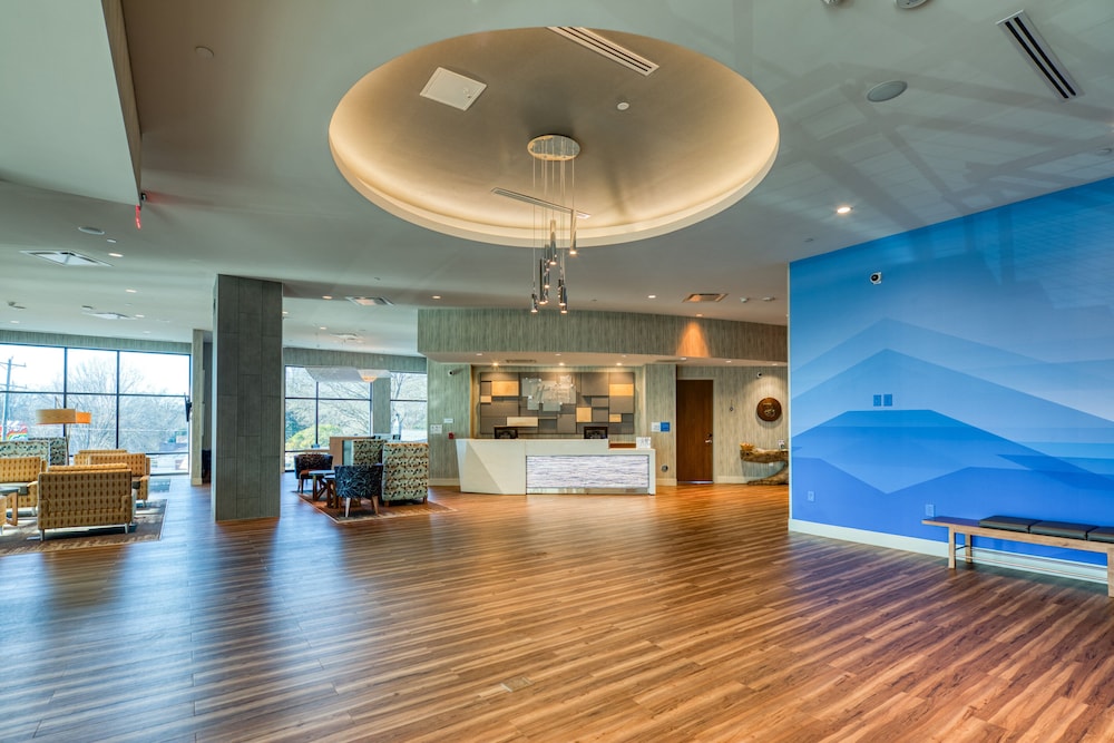 Holiday Inn Express & Suites Charlotte South End by IHG - photo 2