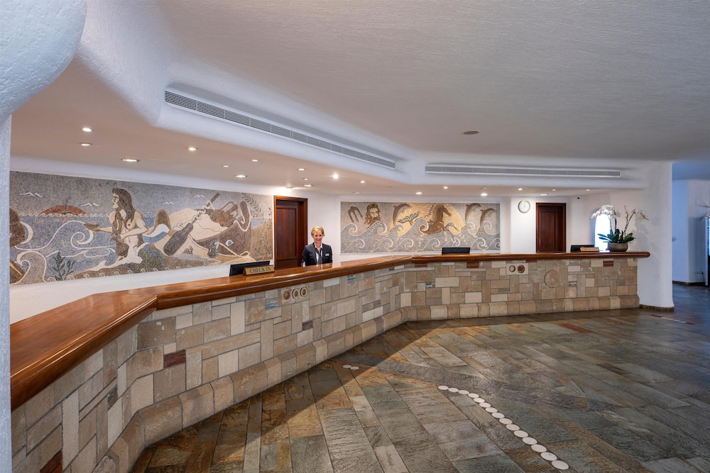 Coral Beach Hotel and Resort Pegeia (Coral Bay) Cyprus — Lobby (photo 5 of 5)