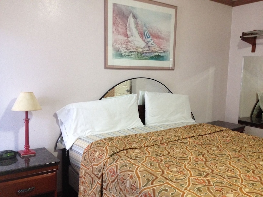 Walls Motel Long Beach - photo 12