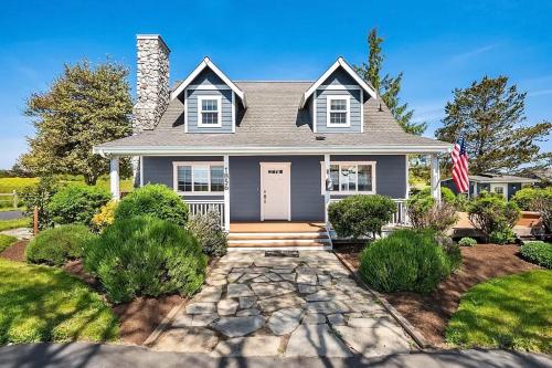 Whidbey Island Retreat Oceanfront With Hot Tub — Oak Harbor