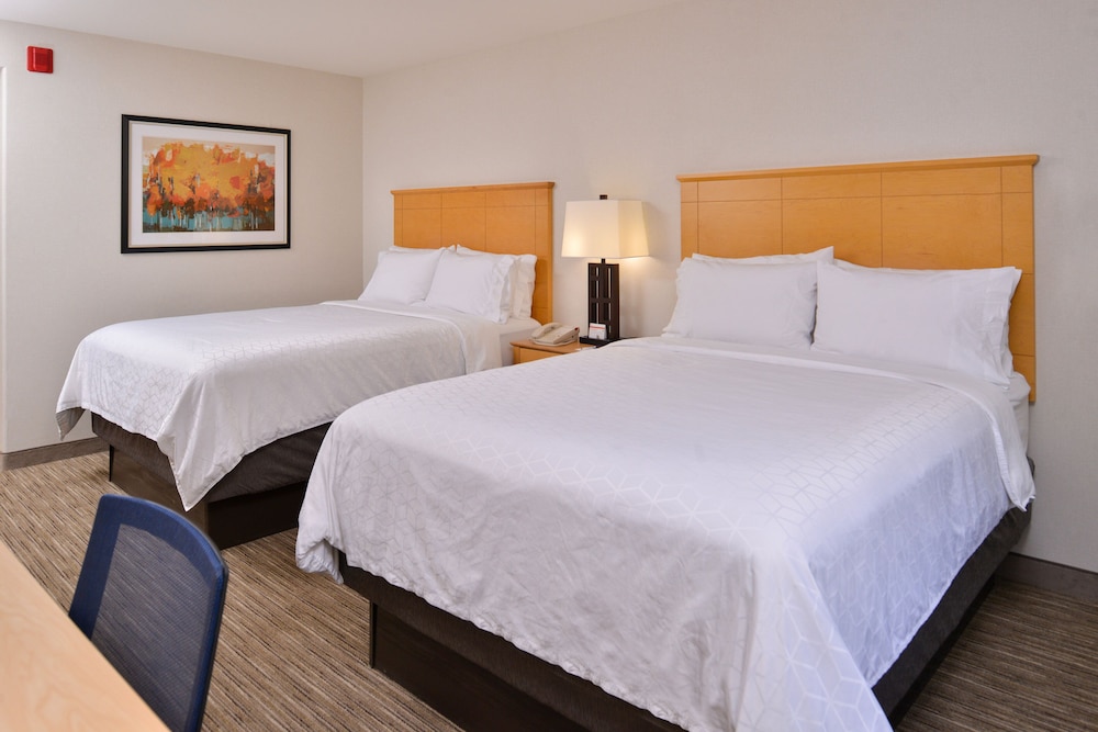 Holiday Inn Express Stockton Southeast by IHG - photo 9