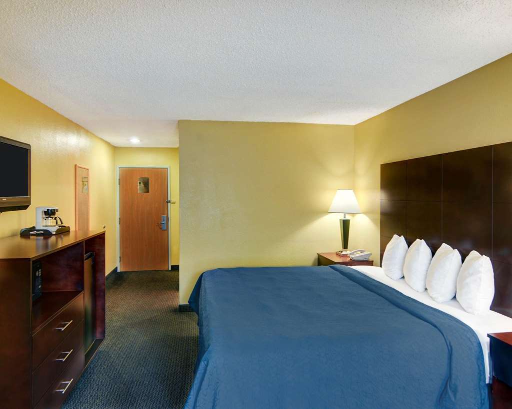 Quality Inn & Suites Grand Prairie South - photo 9