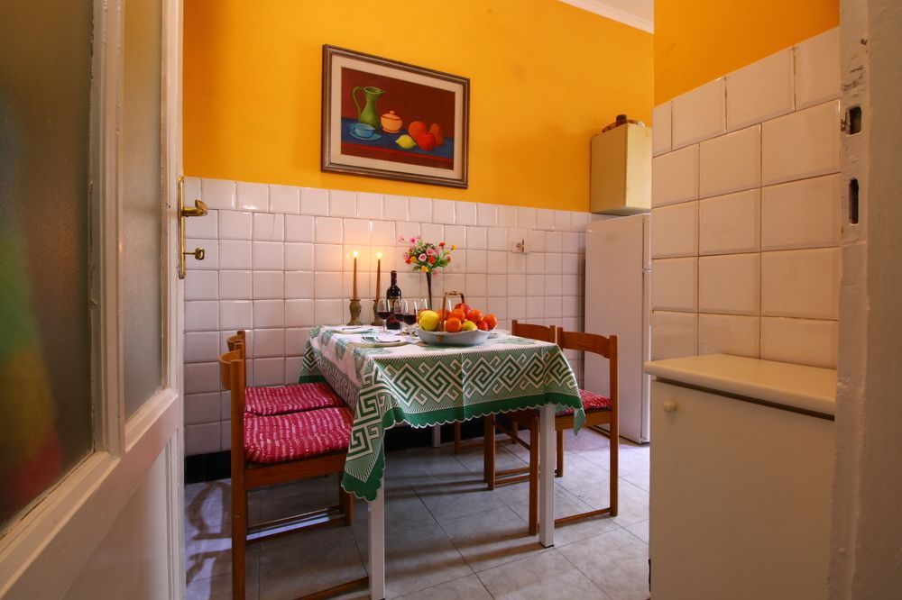 Piramide Cestia Apartment — 4-Star Luxury Hotel in Rome, Italy