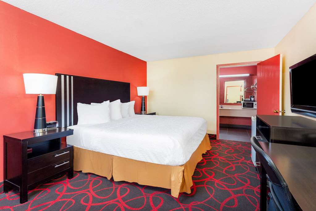 Travelodge by Wyndham Richmond IN - photo 21