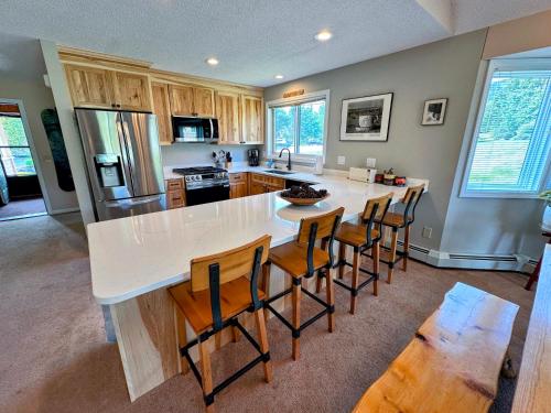 F4 Warm Fairway Village Townhome mountain views and large lawn So much to do - photo 44