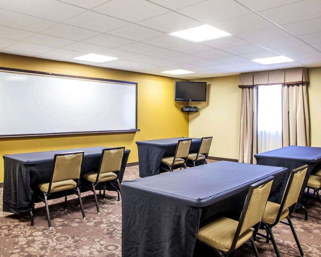 Quality Inn & Suites Peoria North - photo 42