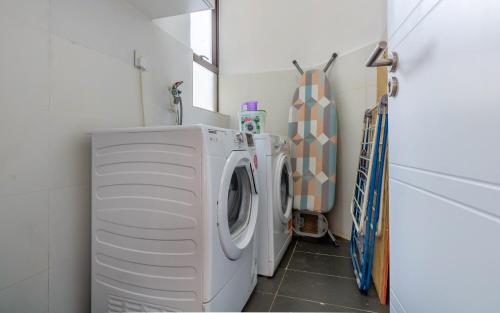 Kifahari Two bedroom duplex apartment pool gym steam & sauna