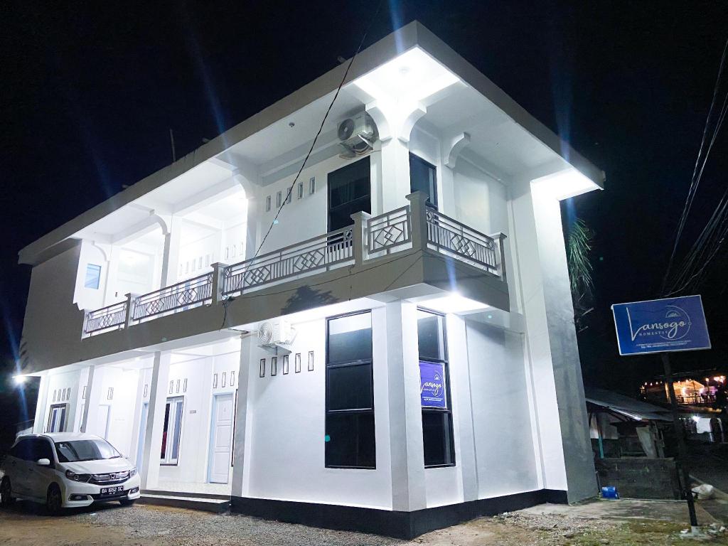 Lansogo Homestay — 5-Star Luxury Hotel in Painan, Indonesia