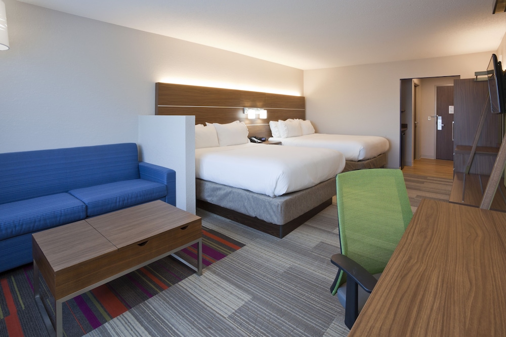 Holiday Inn Express & Suites Minneapolis West End by IHG - photo 2