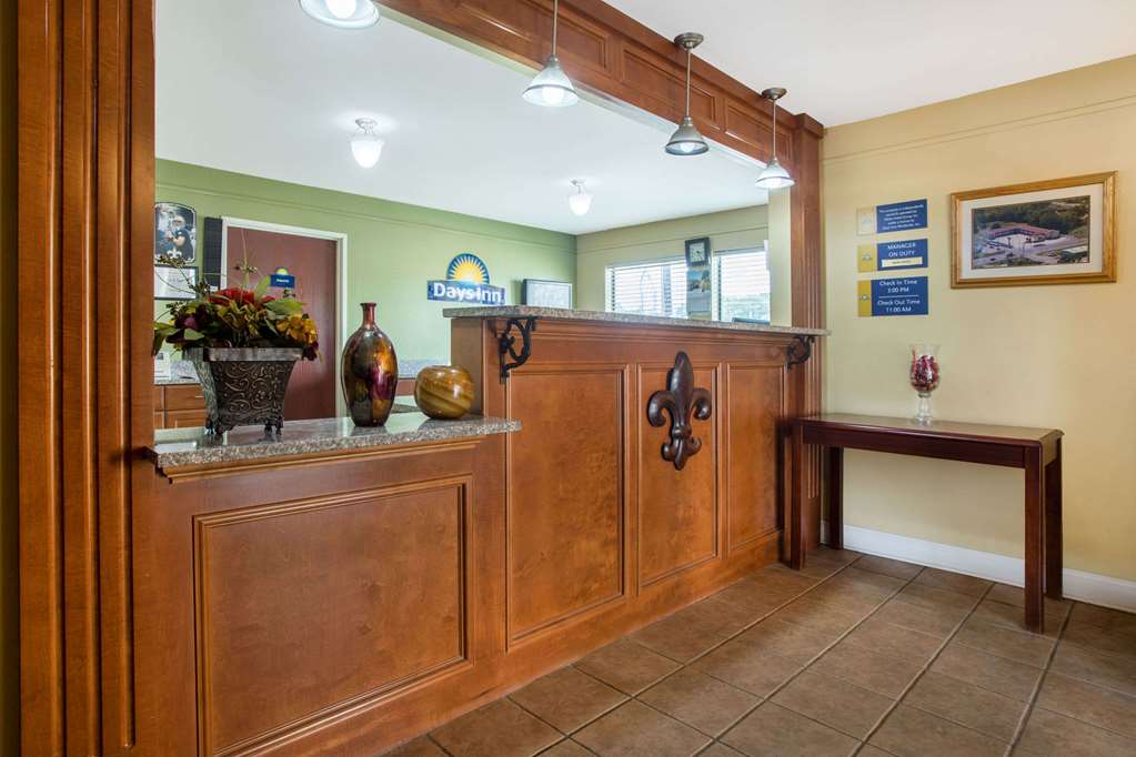 Days Inn by Wyndham Abbeville - photo 3