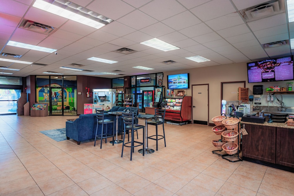 FantasyWorld Resort - photo 4