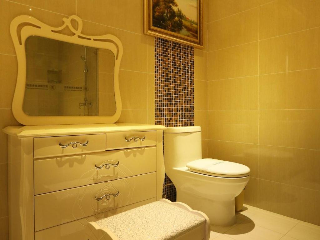 Kevin International Business Hotel — Fuxin