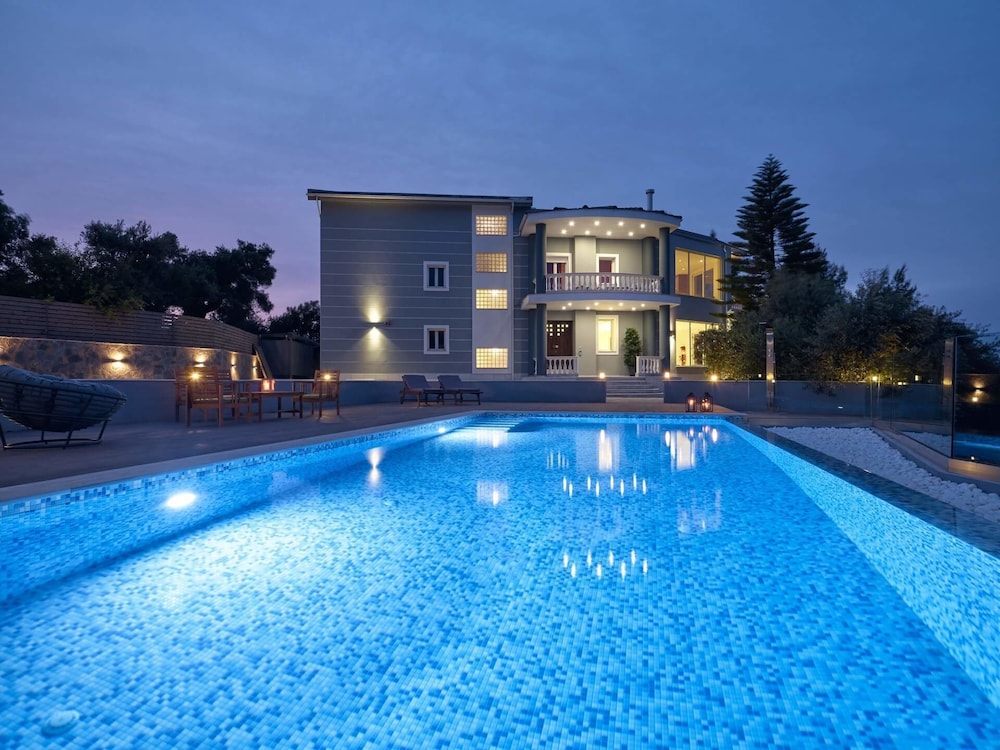 Mont Bleu Luxury Villa — 5-Star Luxury Hotel in Zakynthos, Greece