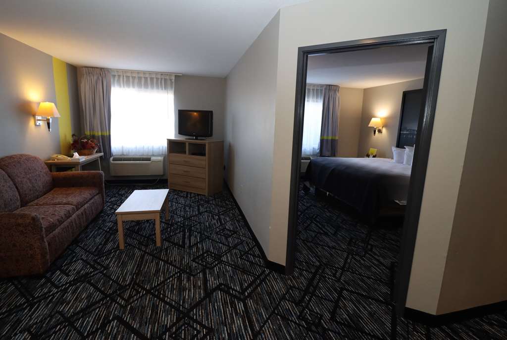 Super 8 by Wyndham Perryville - photo 17