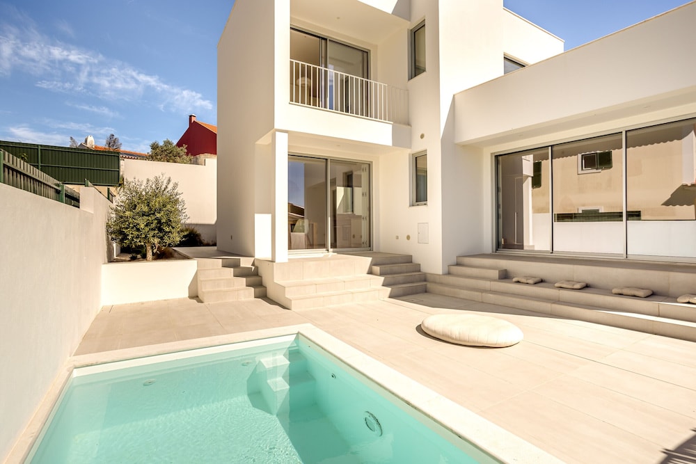 Ericeira Modern Bright With Pool by Homing in Mafra, Portugal