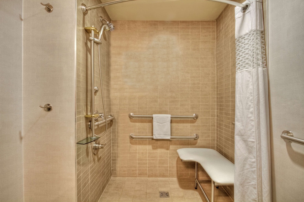 Hampton Inn Cookeville - photo 18