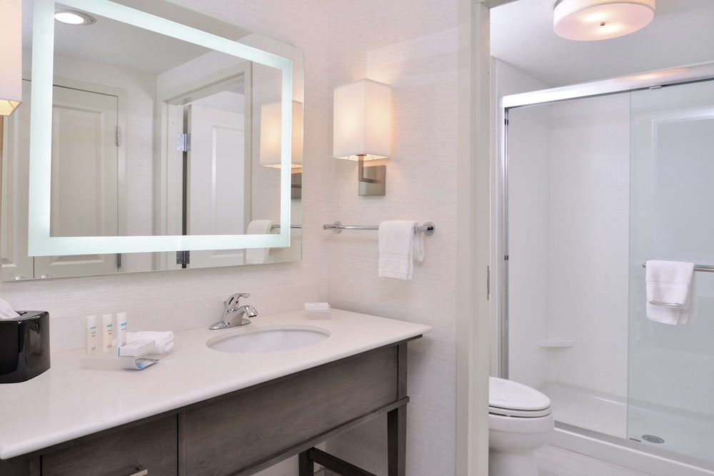 Homewood Suites by Hilton Des Moines Airport - photo 40