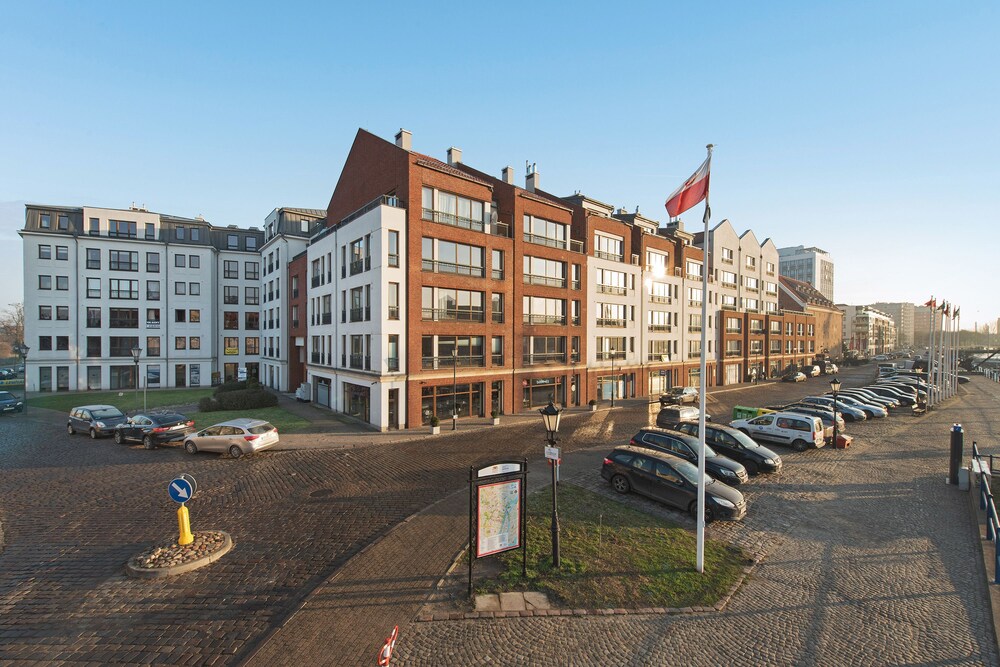 Blue Mandarin Marina — 4-Star Luxury Hotel in Gdansk, Poland