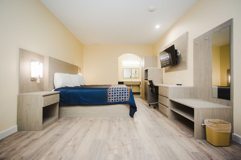 Palace Inn Katy Mills - photo 5
