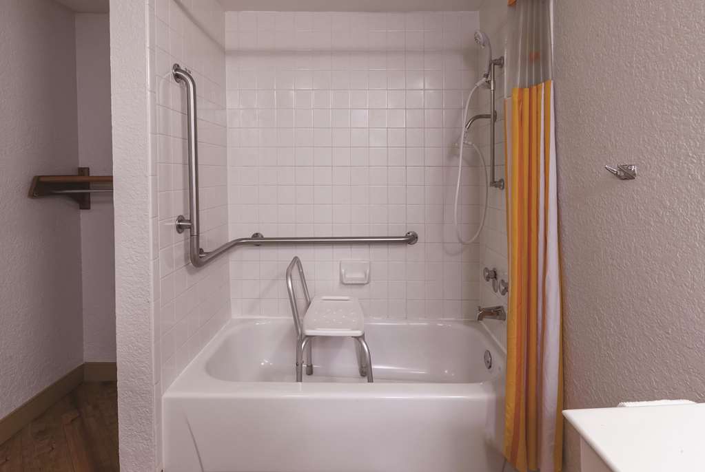 Travelodge by Wyndham Houston Cy Fair - photo 24