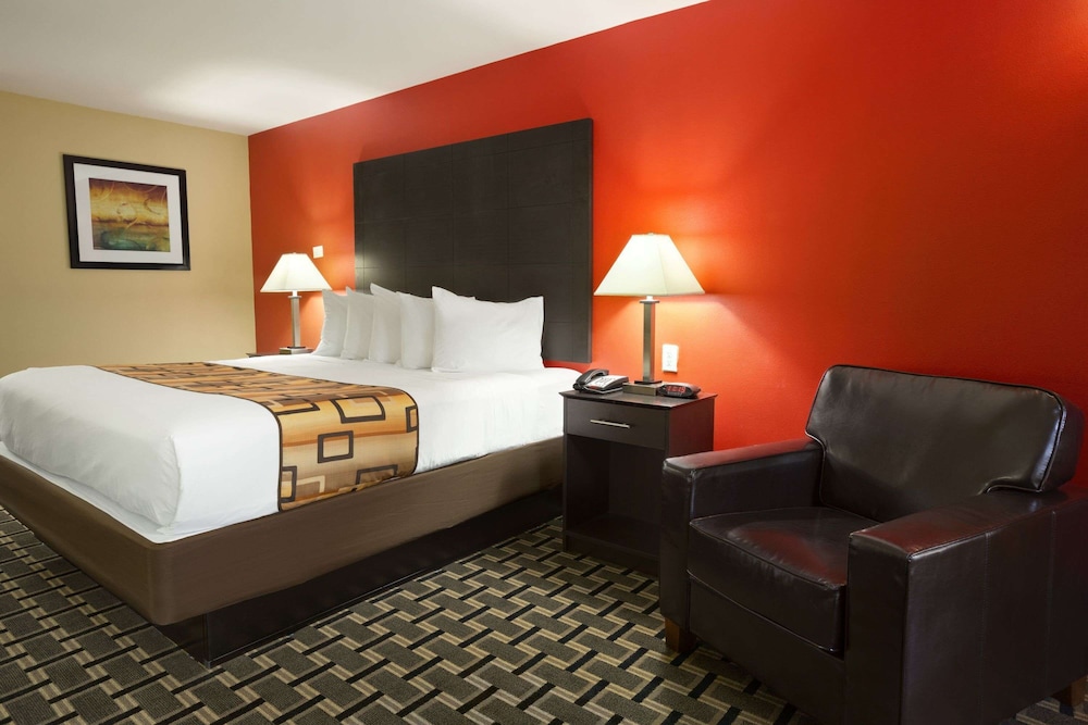 Days Inn by Wyndham Henryetta - photo 15