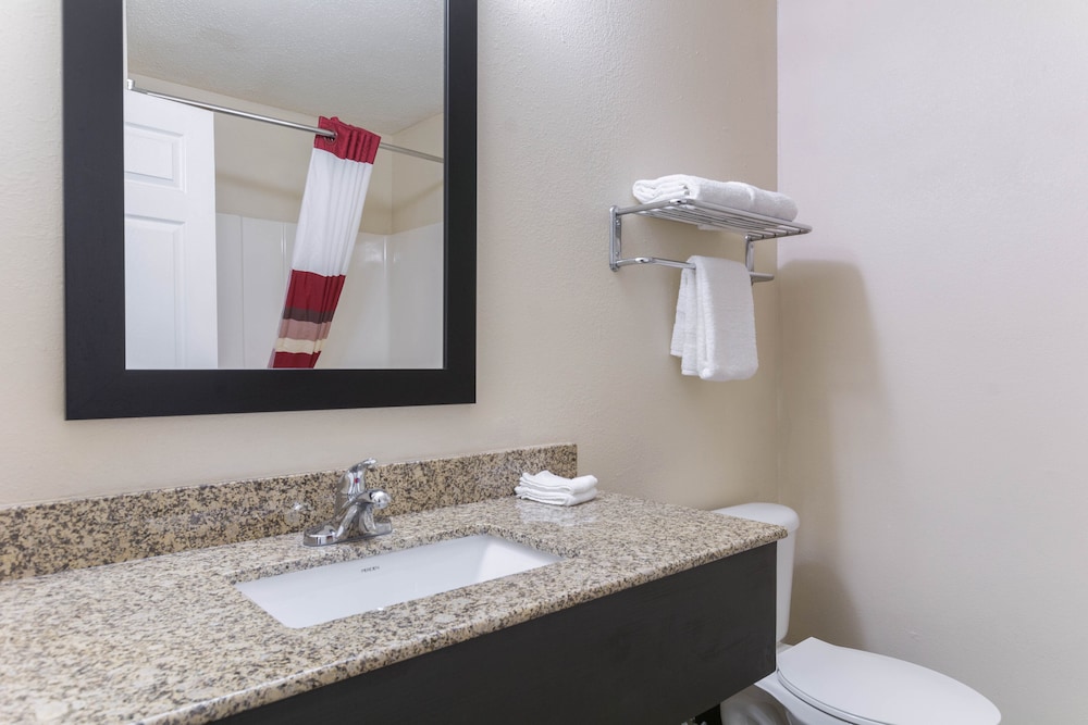 Red Roof Inn Carrollton - photo 16