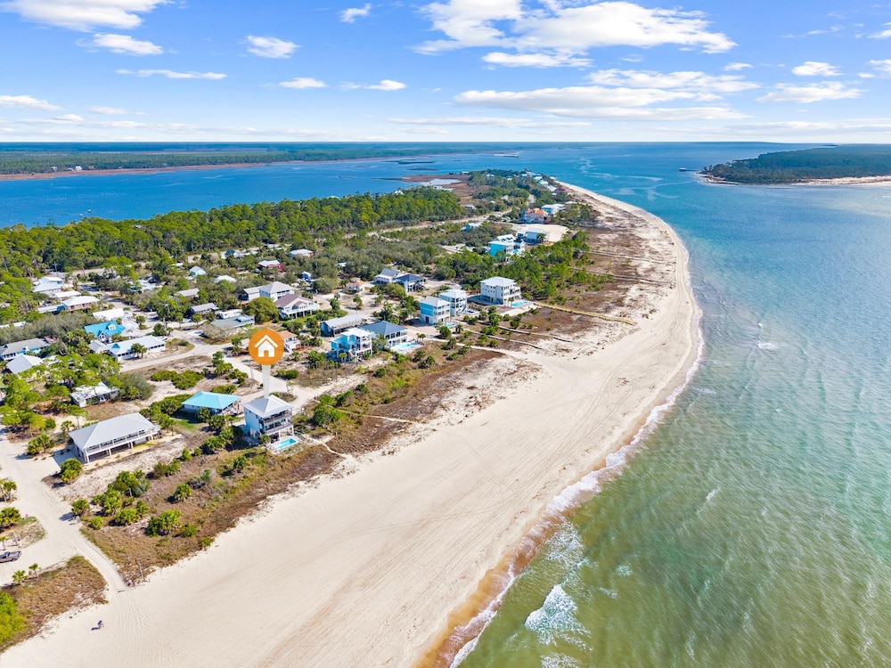 Pet Friendly Beach House Seminole Wind — 4-Star Luxury Hotel in Port Saint Joe, United States