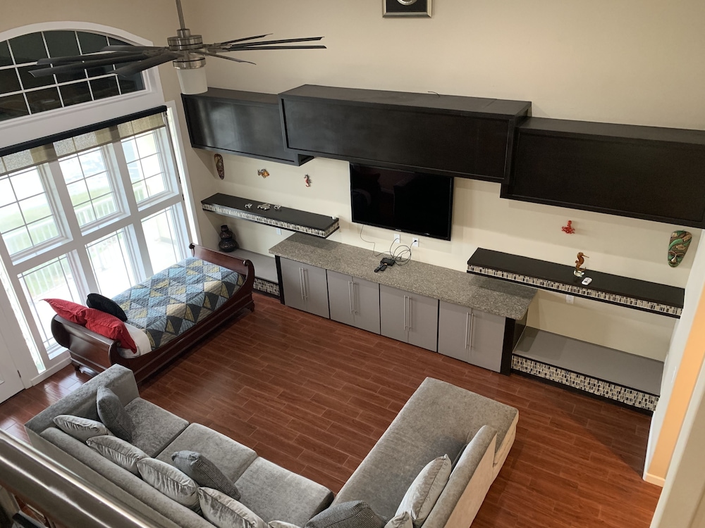 Blue Bay Inn & Suites - photo 38