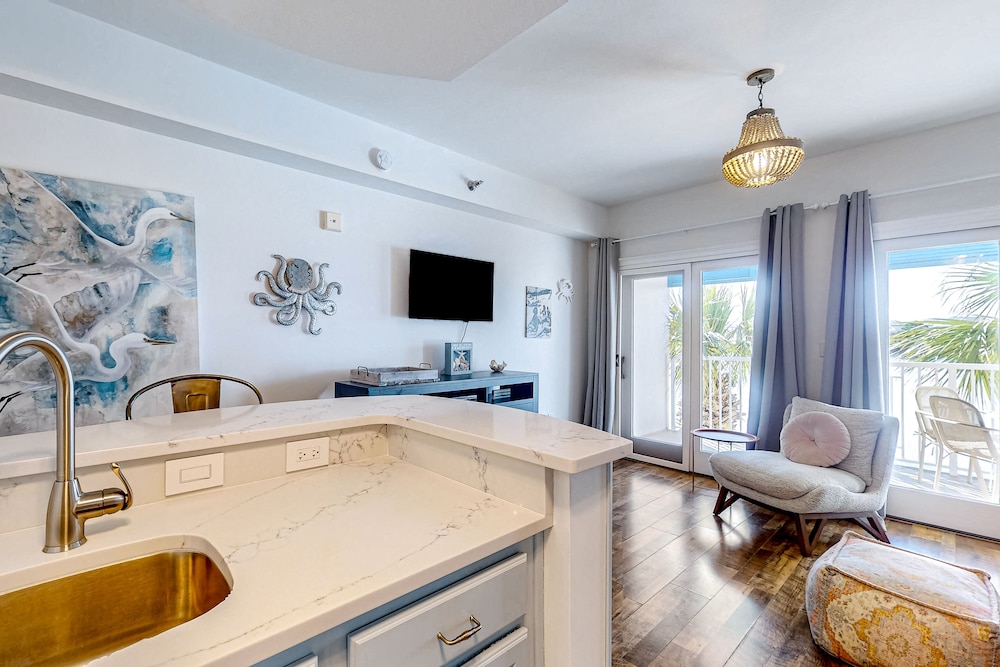 Carillon Beach Inn - photo 30