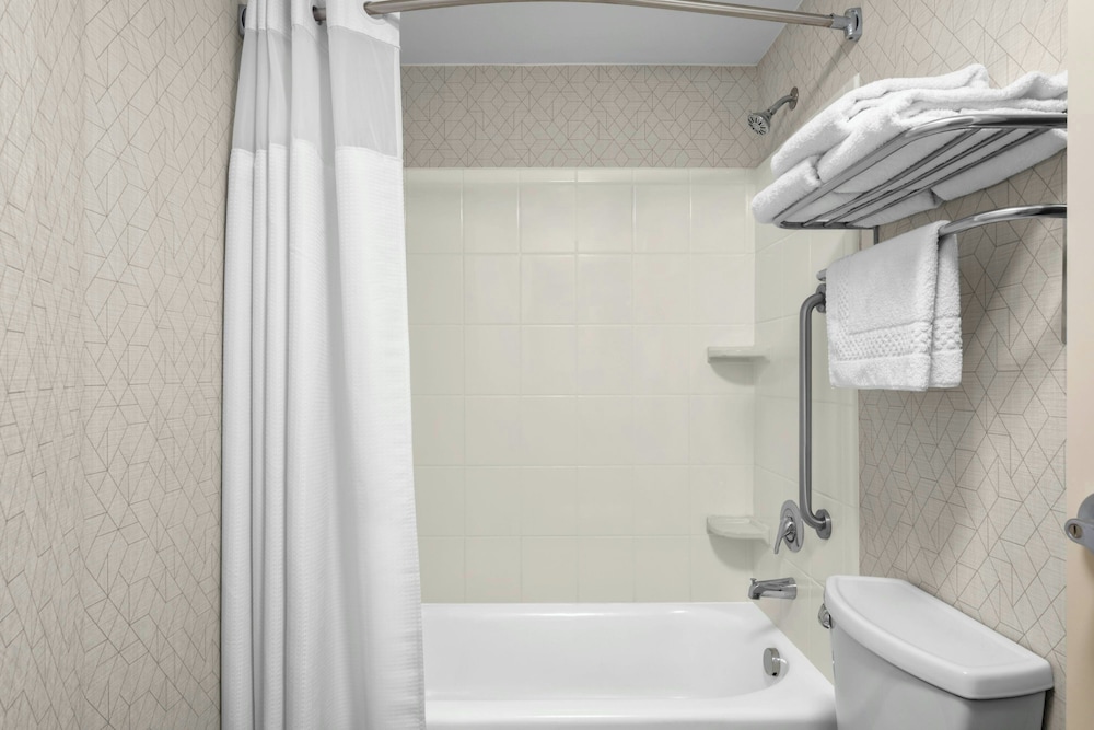SpringHill Suites Lehi at Thanksgiving Point - photo 17