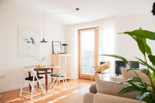 2 bed 2 bath Apartment with Canal View — 4-Star Luxury Hotel in Dublin, Republic of Ireland