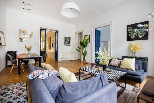 W Home 4BR Apartment near New York Café Pool Table Sleeps 9 — 4-Star Luxury Hotel in Budapest, Hungary