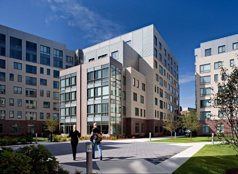 Global Luxury Suites at Kendall Square - photo 44