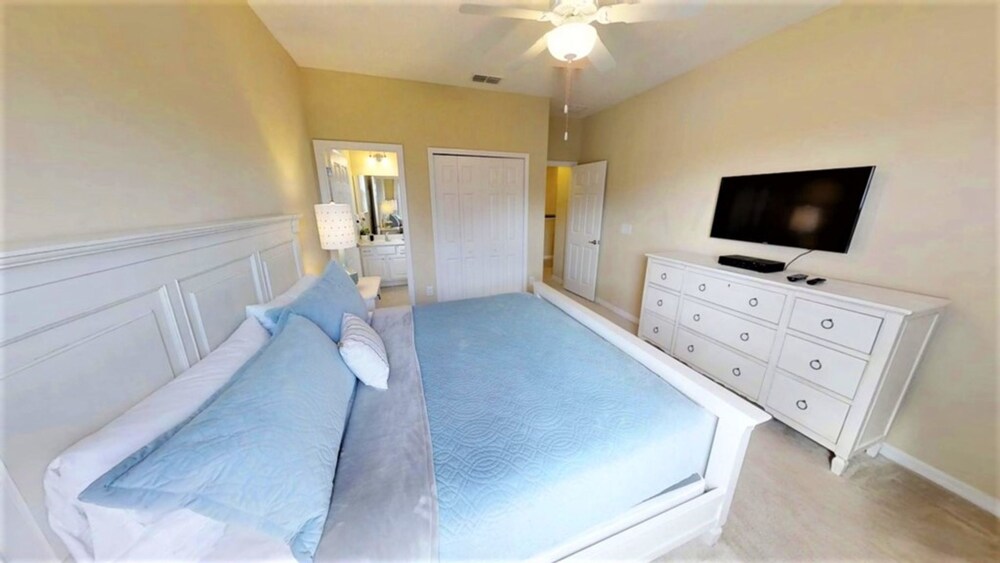 Golden Palms Vacation Resort Eight bedroom - photo 13