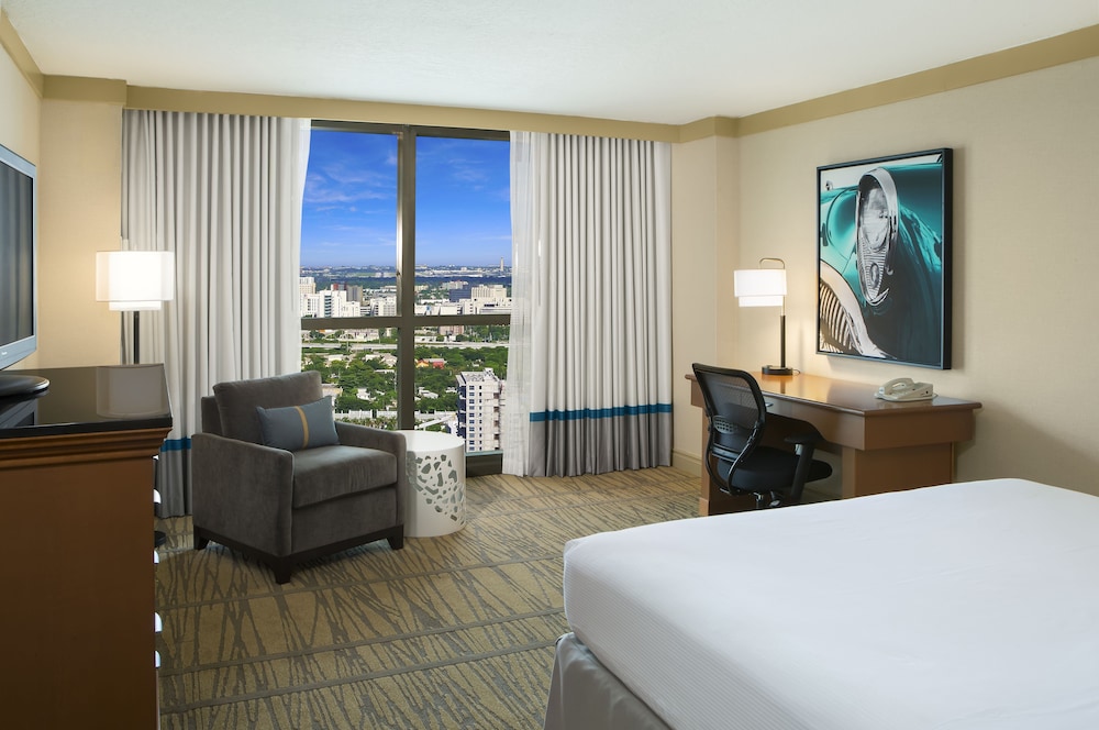 DoubleTree by Hilton Hotel Miami Airport & Convention Center - photo 6