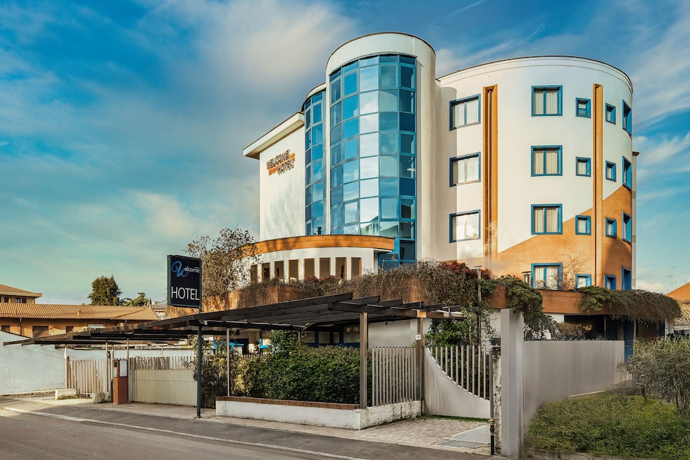 Welcome Hotel — Legnano