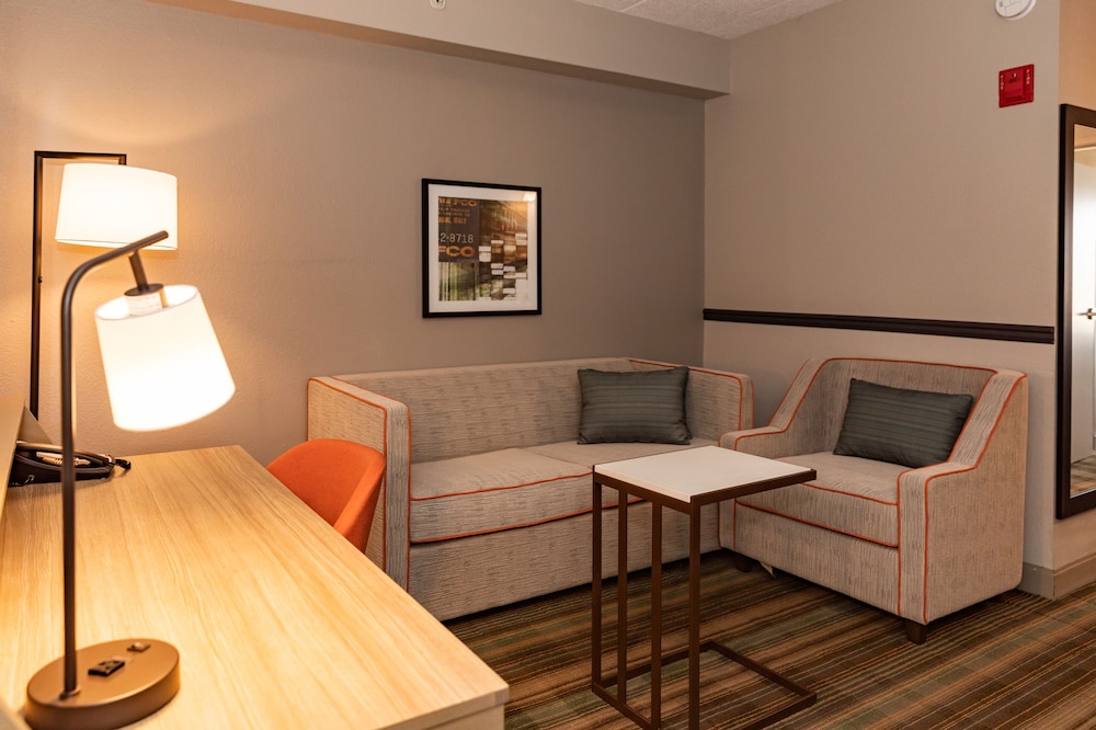 Hampton Inn & Suites Newark Airport Elizabeth - photo 9