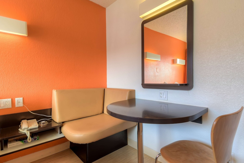 Studio 6 Suites Las Vegas NV Tropicana - photo 34