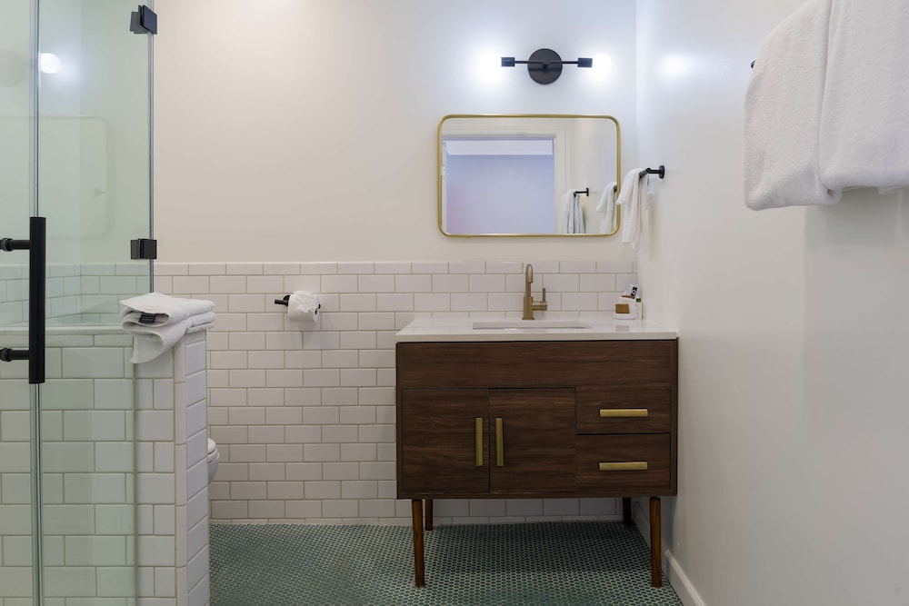 Signature Inn Oakland - photo 54