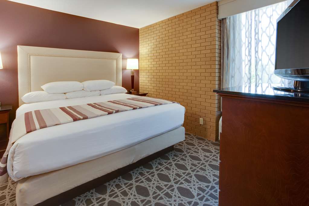 Drury Inn & Suites Louisville East - photo 9