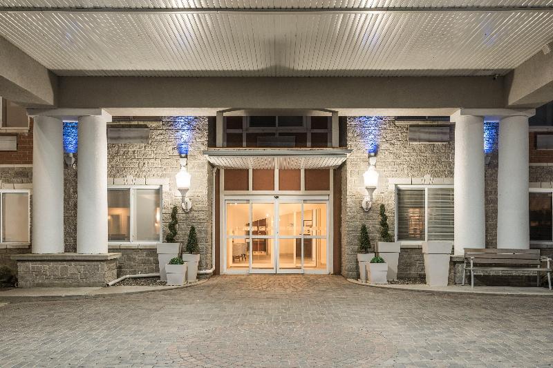 Holiday Inn Express Hotel & Suites Gananoque — Gananoque — photo 5