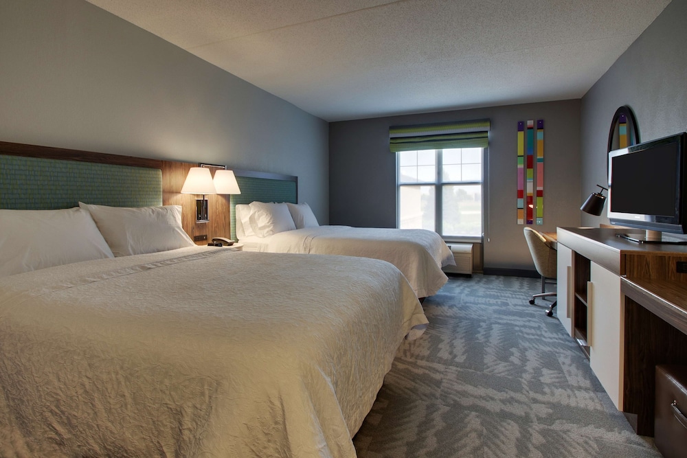 Hampton Inn & Suites Chicago Aurora - photo 13