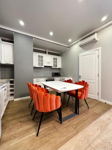 Gagarin Plaza Stylish Apartment — 4-Star Luxury Hotel in Odessa, Ukraine